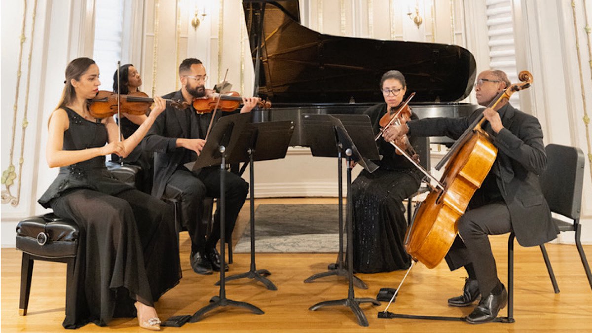 Still buzzing from our Command Performance! 🎻✨
Huge thanks to the Wisconsin Conservatory of Music and our incredible artists for bringing Frolov’s Gershwin and Schumann’s Piano Quintet to life.
See you at the next Colour of Music Festival! 🎶🎹