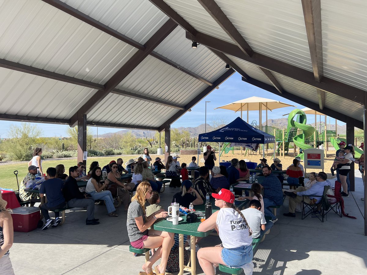 Robert Contreras tweet media