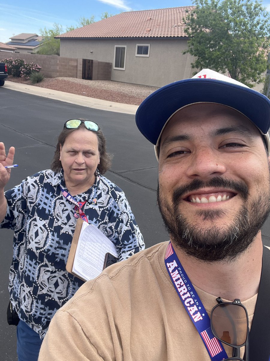 Robert Contreras tweet media