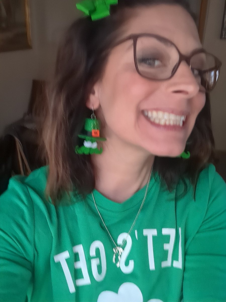 TheNikkiDial's tweet image. It's happening! #green #stpatricksday #LuckOfTheIrish
