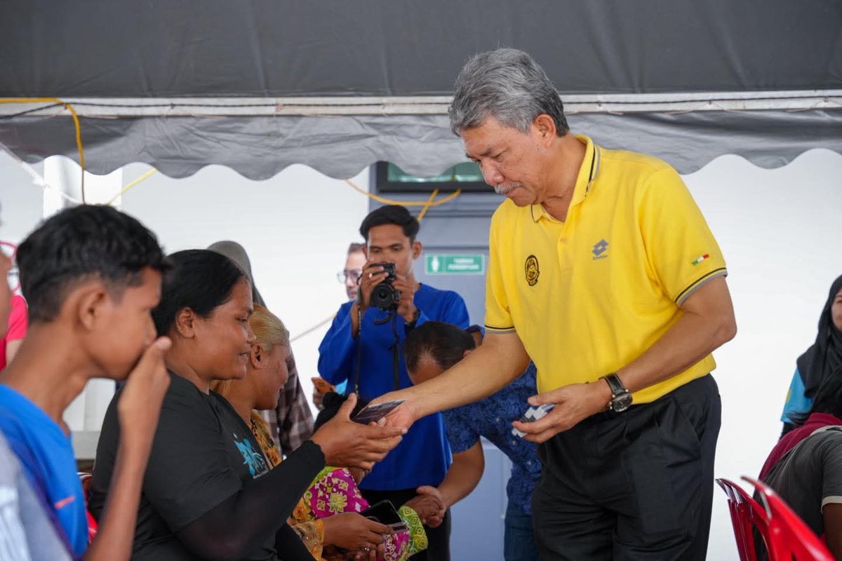 ..... hari ini, YB Dato’ Haji Zaifulbahri Idris, ADUN Chembong; YB Tuan Suhaimi Aini, ADUN Kota &amp; Tuan Mohd Zamri bin Mohd Esa, Pegawai Daerah Rembau

Penghargaan buat Puan Shahrani binti Idderis, Pengarah Jab. Kemajuan Orang Asli Negeri 9 &amp; Melaka serta seluruh warga JKOA.