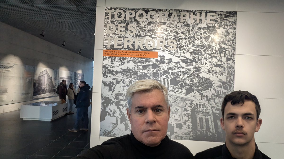 Dan Leal aka Porno Dan tweet media