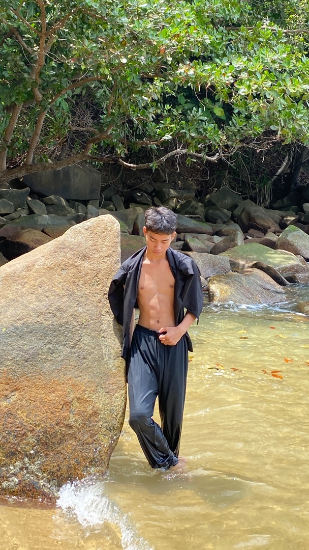 BUKAN BASE RATED tweet media