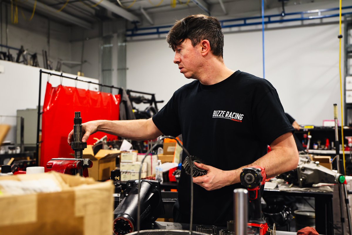 BuzzeRacing tweet media