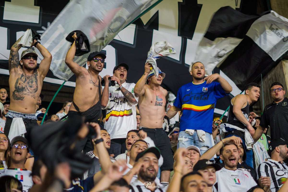 HNZ11 - La Banda del Eje tweet media