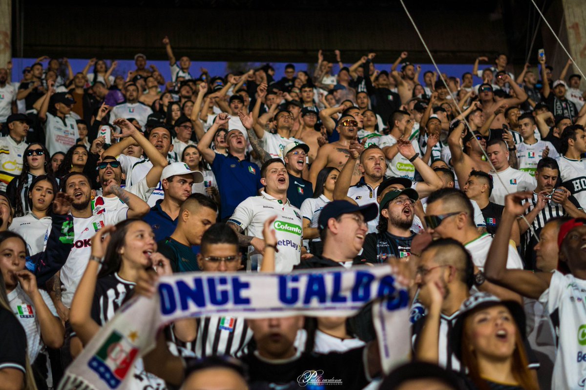 HNZ11 - La Banda del Eje tweet media