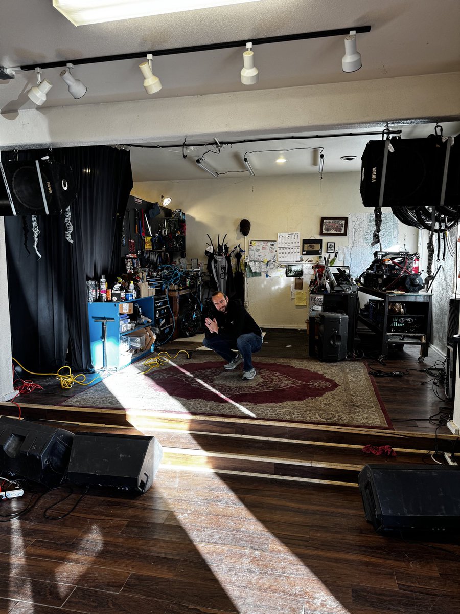 Howling Giant tweet media