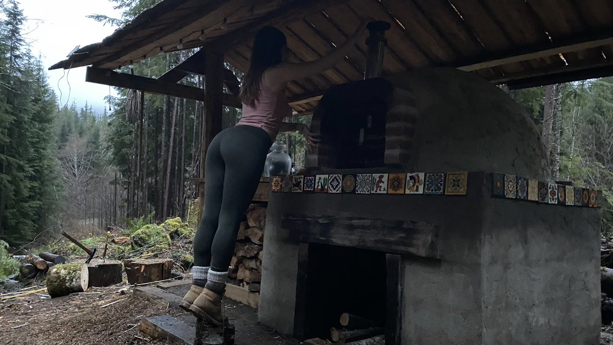 Nicolle Love tweet media