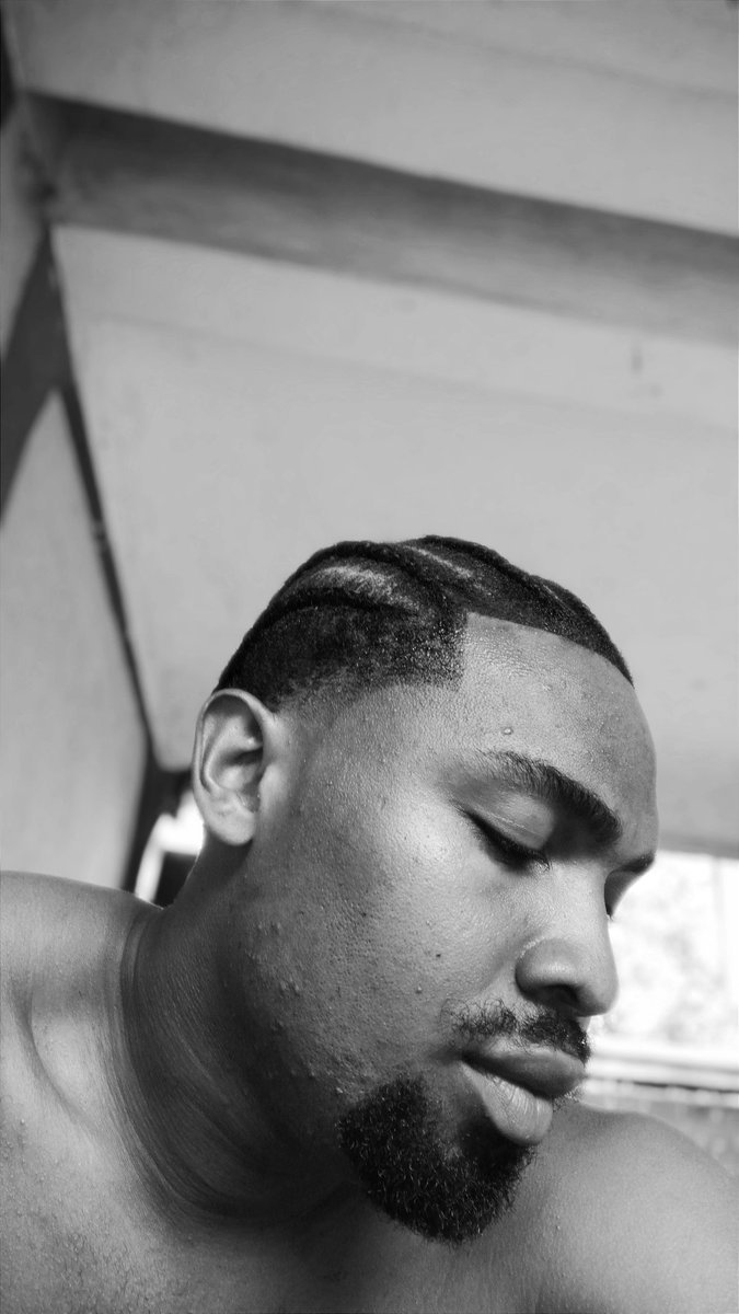 KINN CHAMPION tweet media