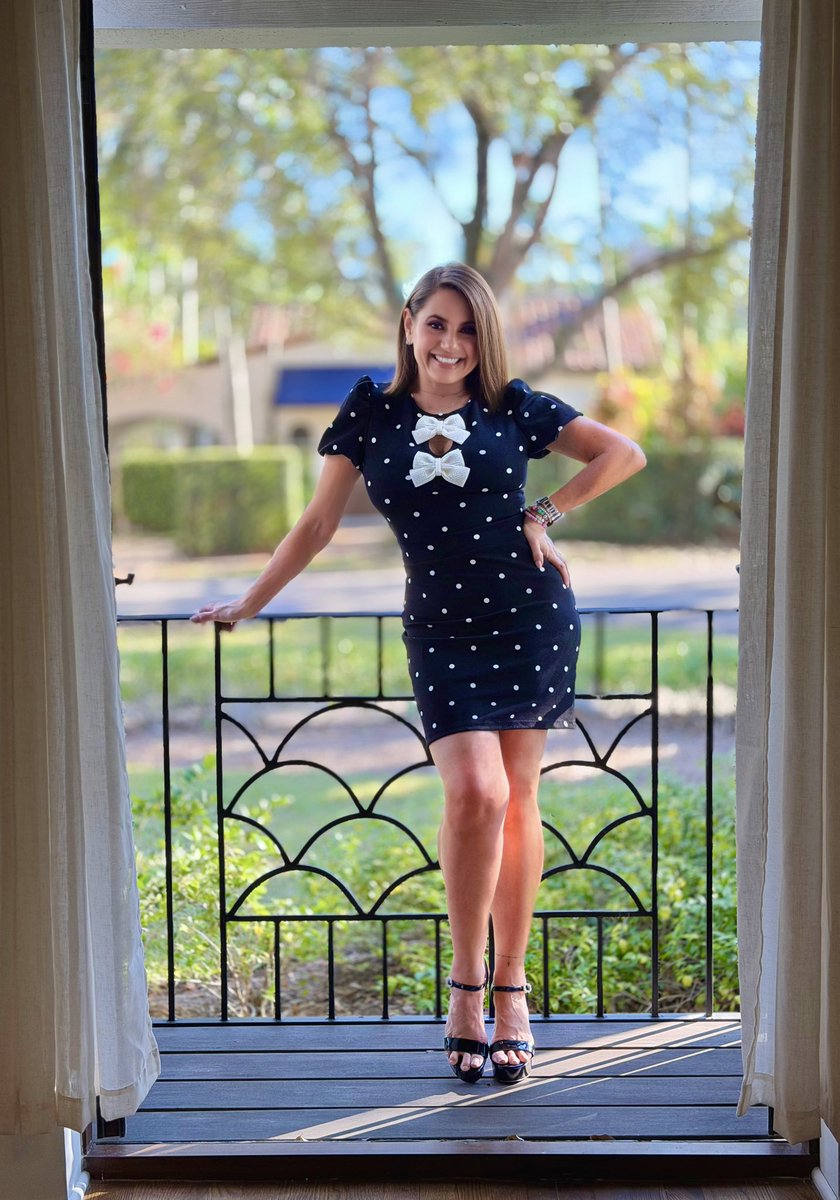 MenchacaOficial's tweet image. Feliz martes mis corazones 💞✨
. 
. 
.
.
. 
#tvhost #entretenimiento #host #telemundo #televisión