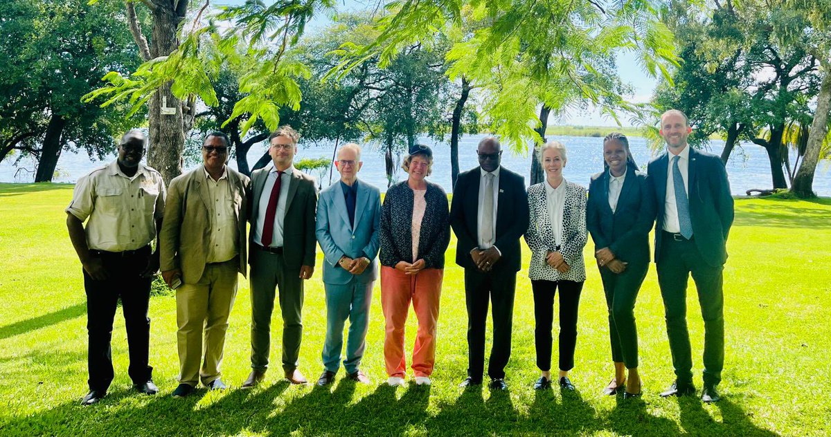 Congratulations to Minister Boipuso Wynter Mmolotsi on the Tourism Minister of the Year Award <a href="/ITB_Berlin/">ITB Berlin</a> Travel Awards 🏆

Very pleased to meet Honorable Minister with #TeamEurope
Ambassadors to kick off our joint visit to Kasane and the region today 🇧🇼🇪🇺🇫🇮🇩🇪