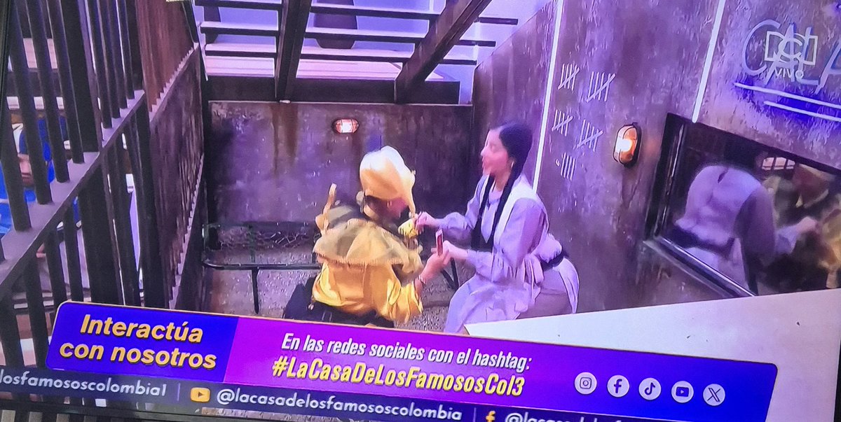 complicescho's tweet photo. Este pendejeo que se cree, HUMILLAR no es divertido, ni obligar a una mujer a un beso, eso ACOSO SEXUAL, ni se puede obligar a ninguna mujer, #lacasadelosfamosos https://t.co/aKRh6aF5lD