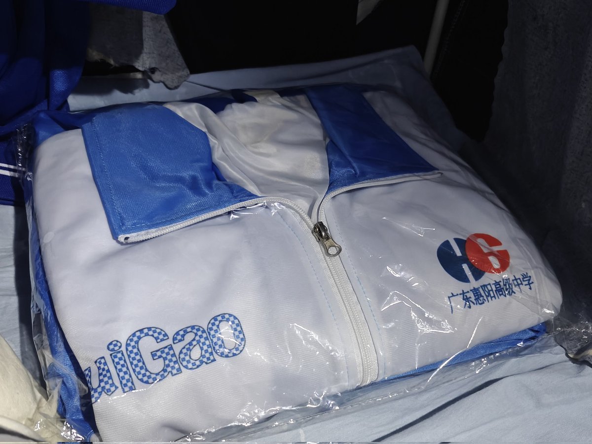 雨辰（不想上学版） tweet media