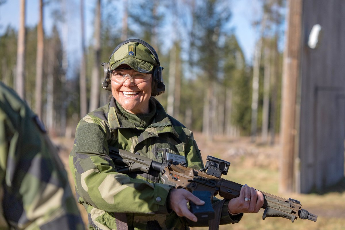NinnaIsberg's tweet photo. Kom då, ryzzjävlar..Kronprinsessan äger. https://t.co/CXh073gbZF