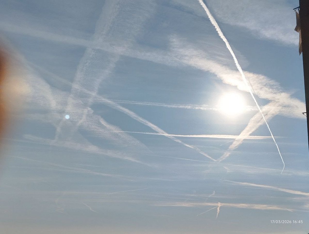 #Genova, appestamento in corso.
#Italy
#Chemtrails