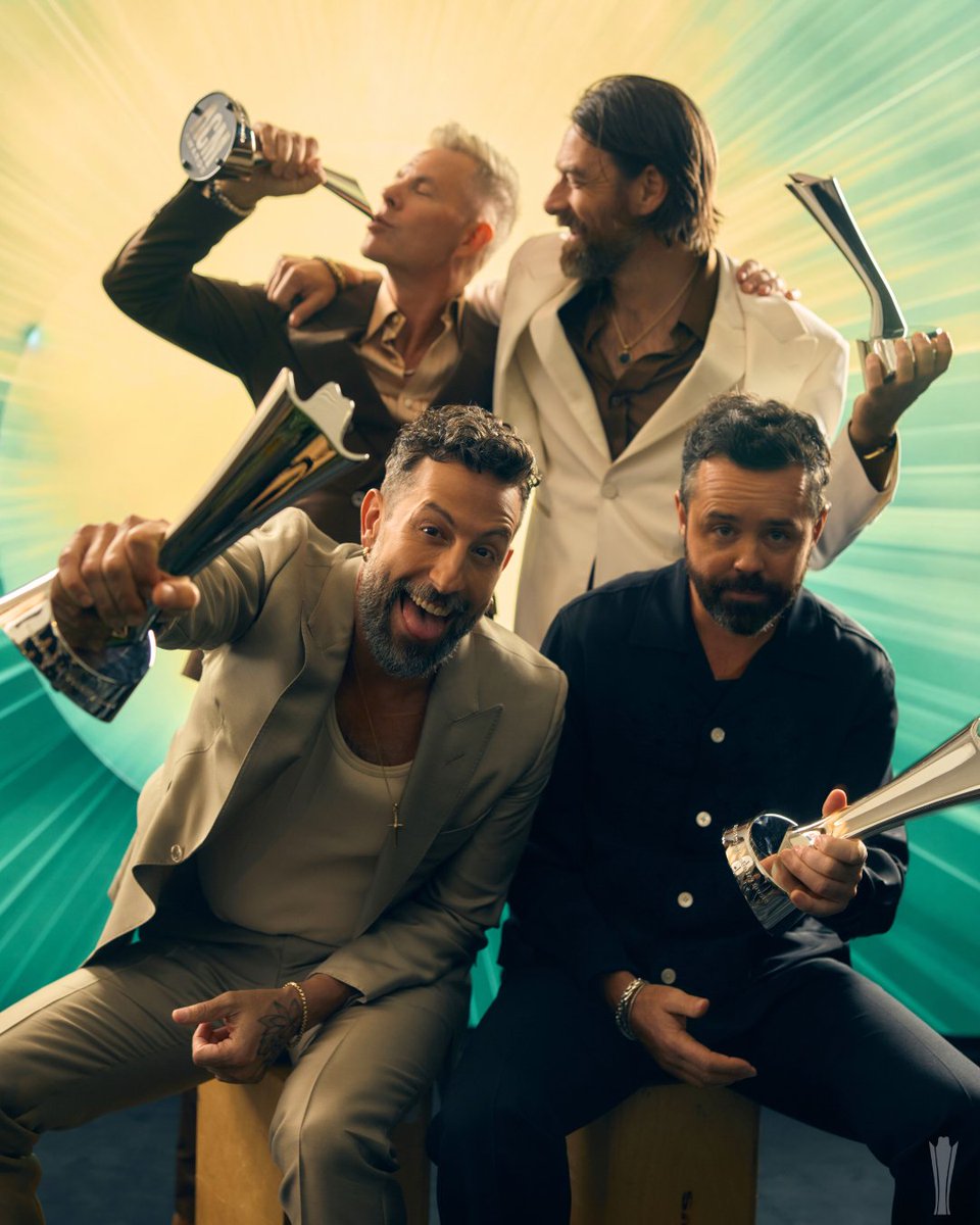 ACM Awards tweet media