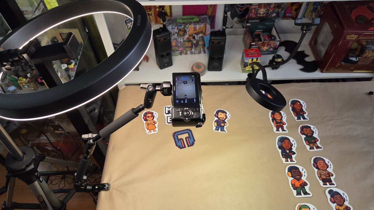 RebootRamblings's tweet photo. It starts! #MusicBoss for #Pebble video studio setup using kit I collected over the years. https://t.co/PV6lUfYiXV
