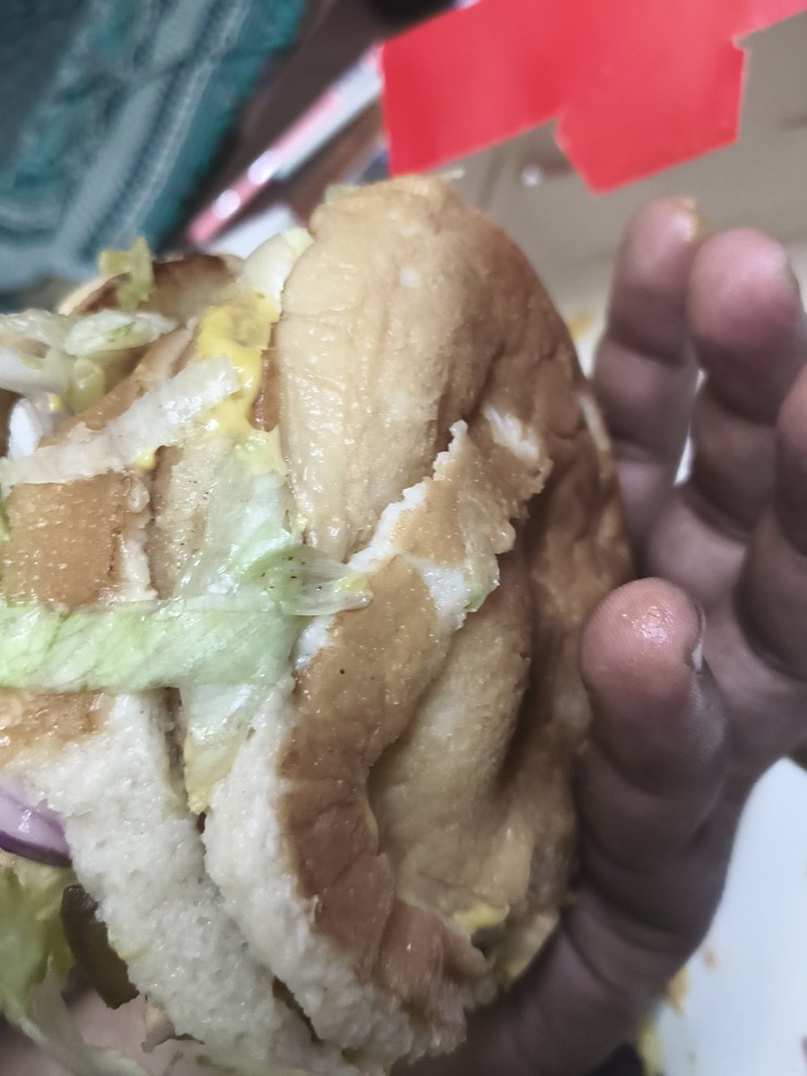 RapeSolutions's tweet photo. Received completely damaged food from Swiggy (Order ID: 232571423406663).
Drink spilled, food ruined, not consumable.
Shared proof → Refund denied.
This is unacceptable.
@Swiggy @SwiggyCares #ConsumerRights https://t.co/jNtIvZeEfg