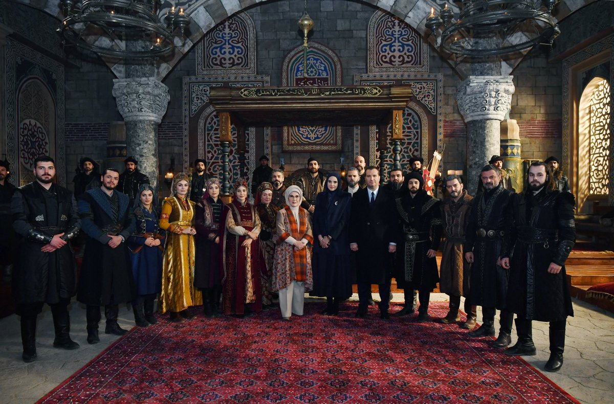 tcbestepe's tweet photo. Sayın Emine Erdoğan, onursal başkanı olduğu dernek ve vakıfların temsilcileriyle bir araya geldi https://t.co/BRxasfIp7r https://t.co/LaYOd4J4z9