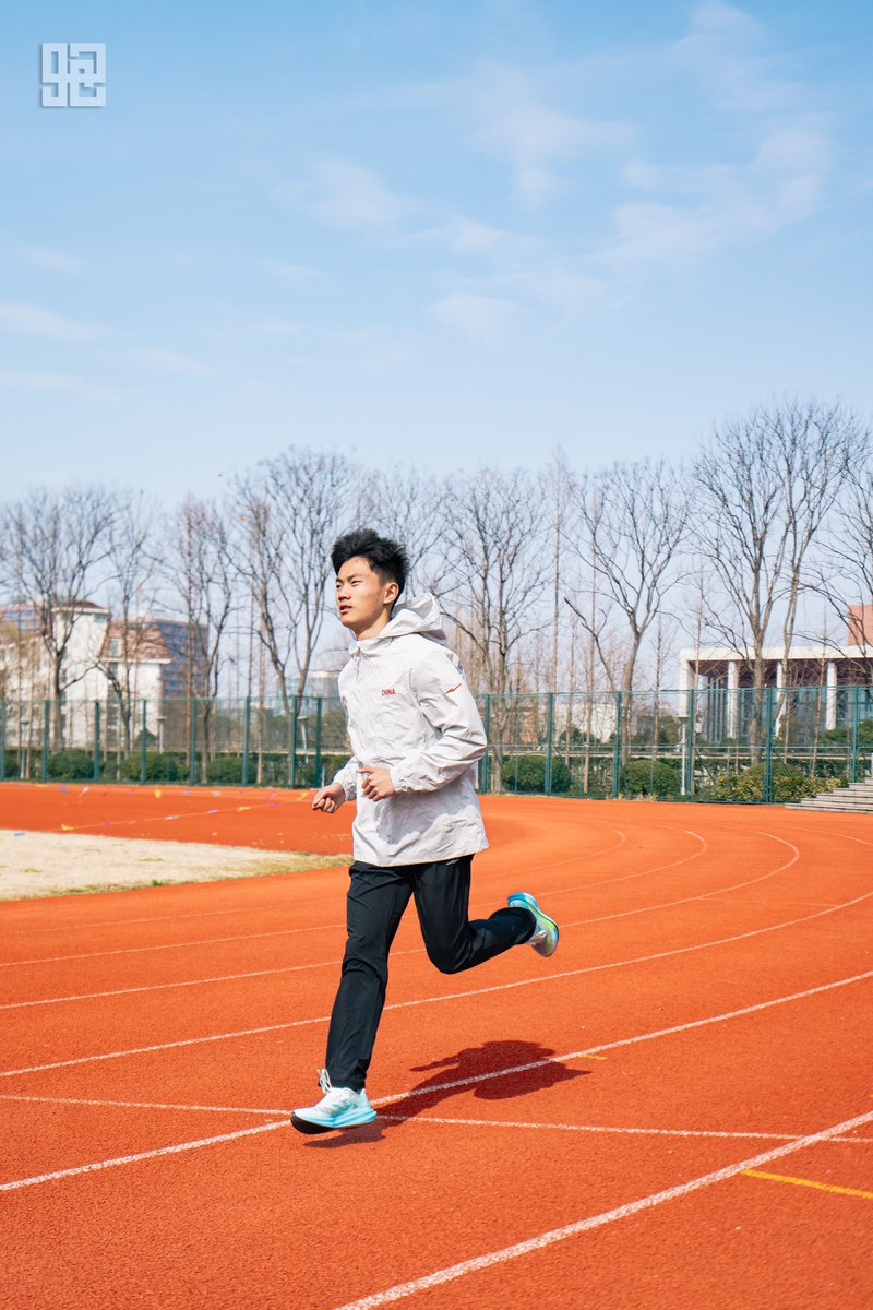 vicky kelly tweet media