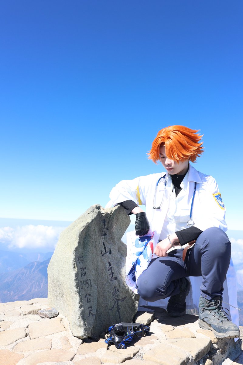 身為台灣的vtuber，一生要體驗一次台灣人必做的三件事吧?
(開玩笑的
祝阿萬生日快樂✨  
平安健康、開心快樂--來自3952的祝福
用自己的方式慶祝了一下XD

警語：登高山有其風險，爬山前請詳閱豹子頭的高山症衛教，或是找你的家醫科醫師，做好各方面的功課☺️

#萬用生日卡2026 #阿萬人迷