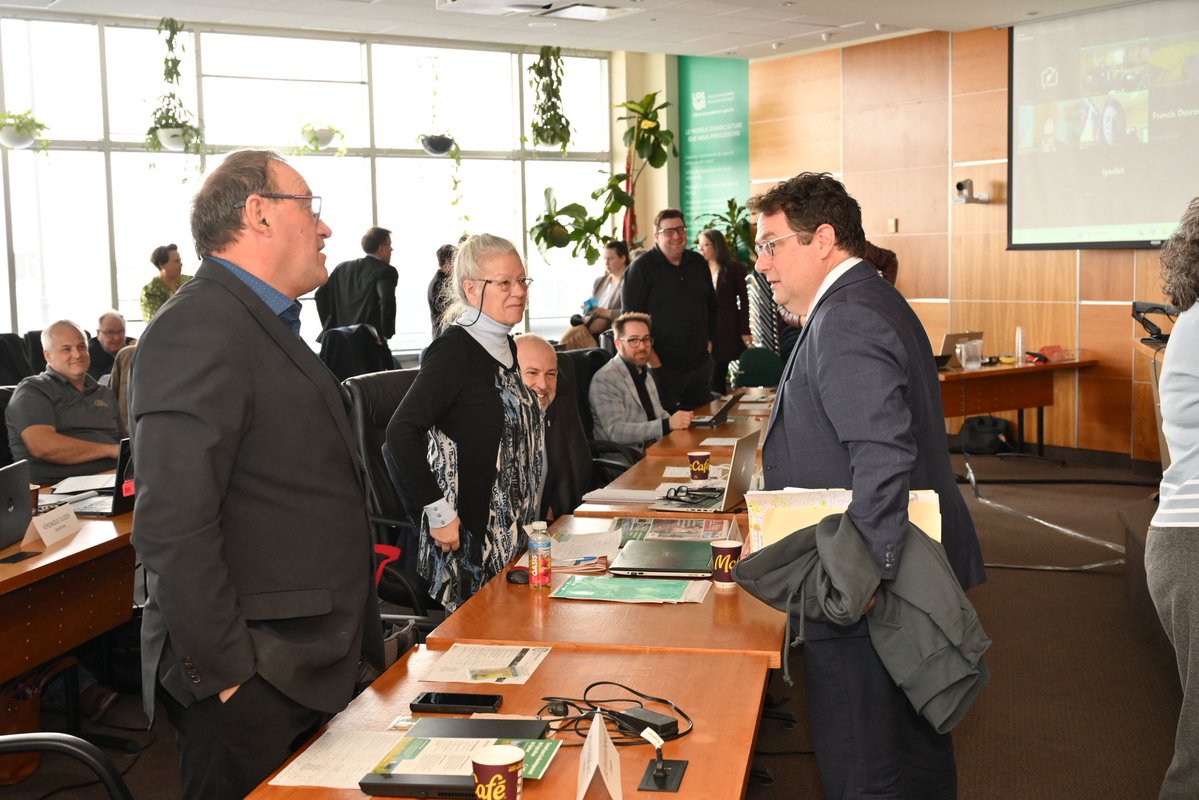 Bernard Drainville tweet media