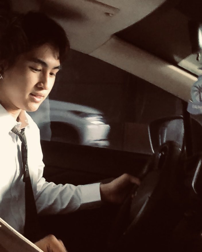 paki-gawan ng AU please 👉🏻😍👈🏻