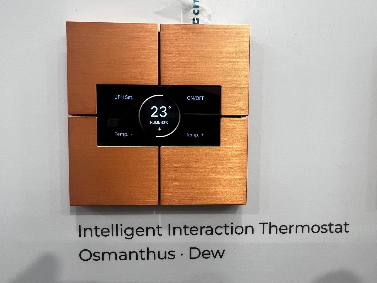 FuturasmusGroup's tweet image. At the Citron Smart booth we discovered their smart home control solutions focused on elegant design and versatile interaction. Thanks to Charles Lee for showing us the products. 🤝

#KNX #LightAndBuilding #Citron #SmartHome #BuildingAutomation