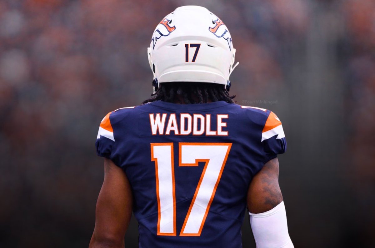 FOURTH & UNHINGED tweet media