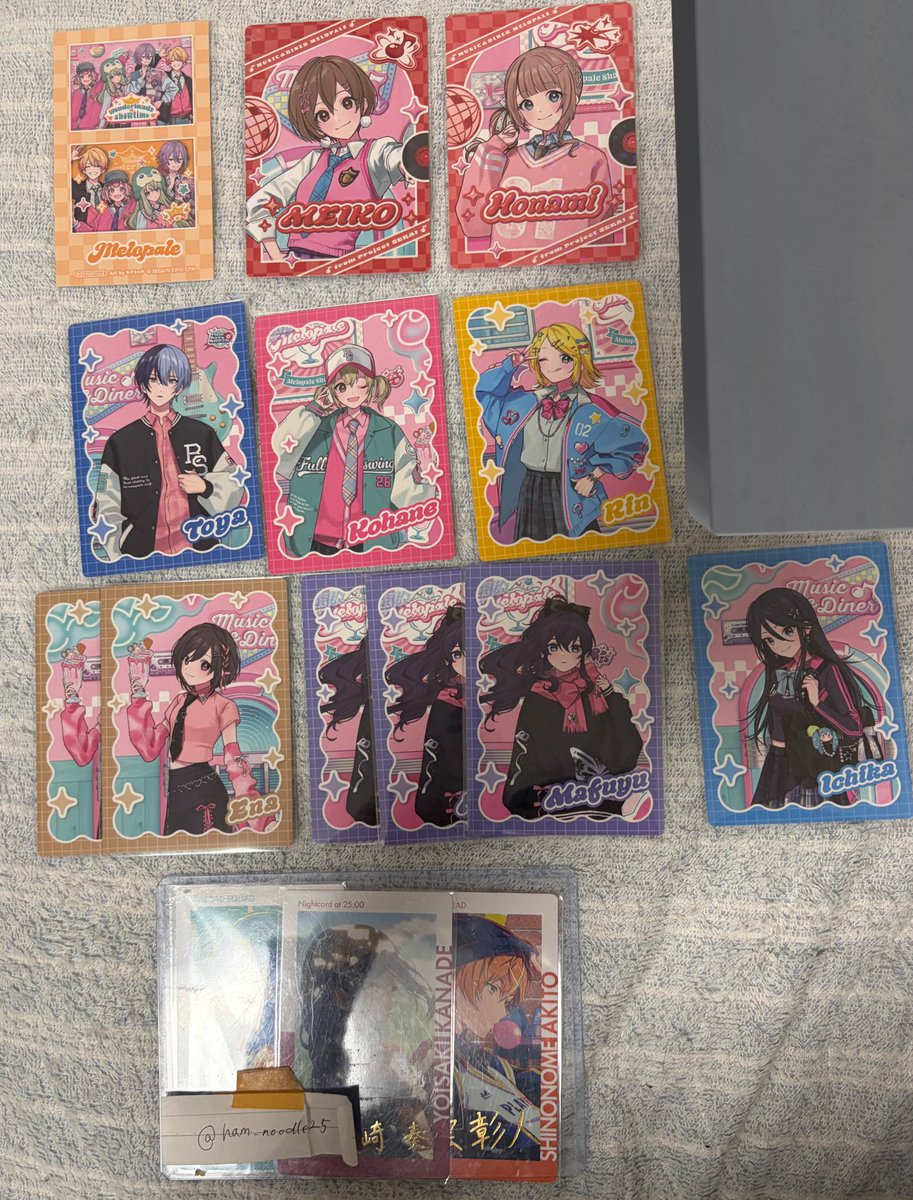 ham_noodle25's tweet photo. 交換 プロセカ メロパレ トレーディングカード A B フォト風ステッカー

求: トレカ N 奏2 瑞希1 レン2 ルカ1 杏2
                  ホロ 奏or瑞希or彰人orレン
フォト風ステッカー ニーゴ or ビビバス

譲: ホロ MEIKO 穂波 N リン 一歌 こはね 冬弥 絵名 まふゆ

初回様リンク必読 https://t.co/gNDVzTjNLQ