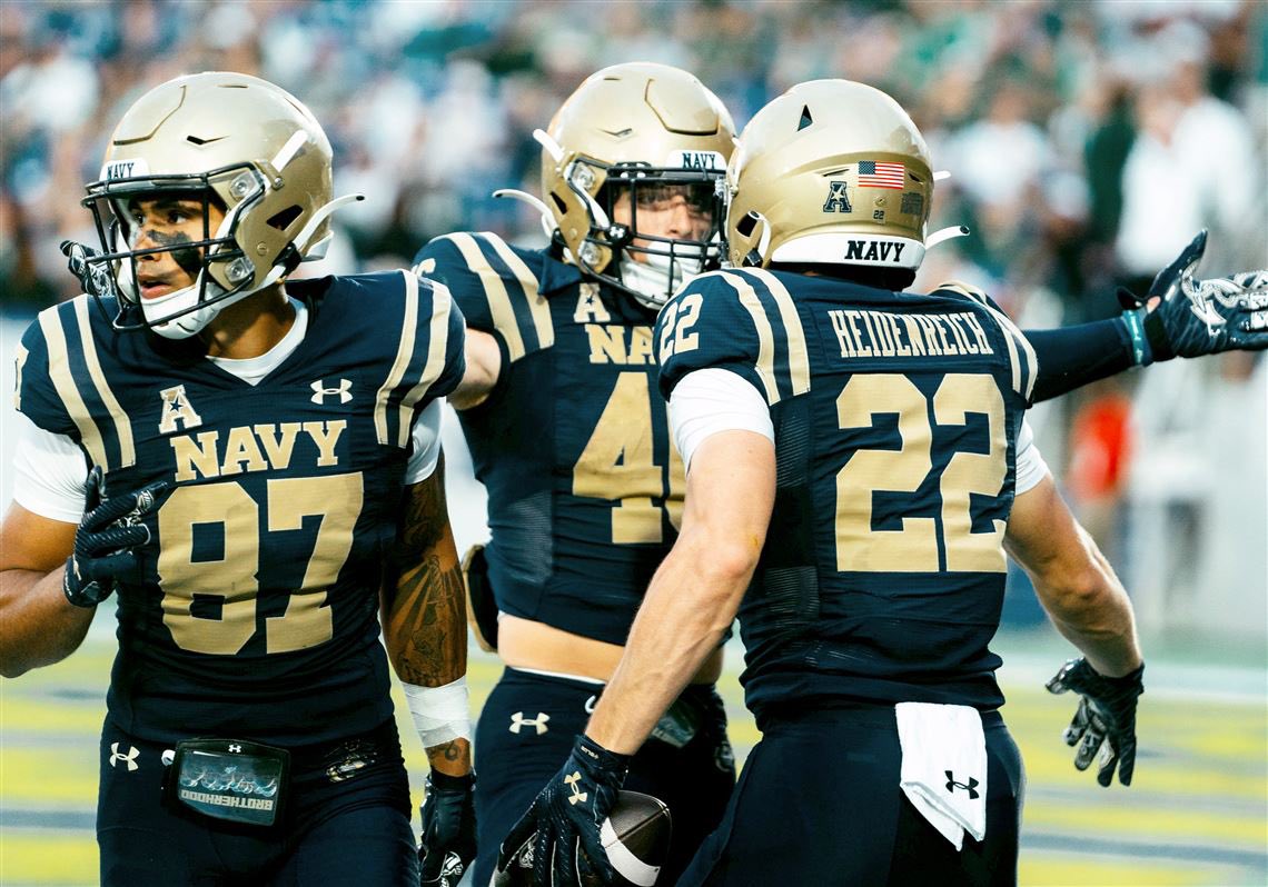 henrytauscher00's tweet photo. After an amazing conversation with @Syrusamirian2  I am honored to receive my 8th D1 offer from the United States Naval Academy! #GoNavy
@CCartwright_STC https://t.co/u9QPALEhjf