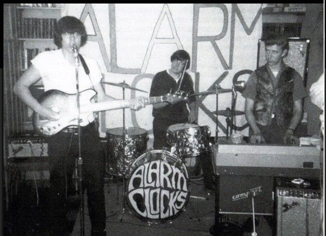 spazfunbags's tweet image. Que loco , te iba a pedir esa rola de The Alarm Clocks pero no pude porque me ocupé aquí en el trabajo. Me desperté con esa rola en la cabeza. Sólo en #SalvameDiario te ponen las rolas sin siquiera pedirlas #ClienteSatisfecho saludos @elwarpig @El_Gasper y a toda la banda