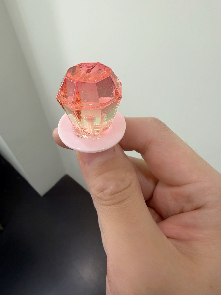 잊시!!오늘 모든게 완벽하게 기쁜날..
꼭 사고 싶었던 굿즈도.. 걱정했던 일도 모두 싹 다 해결..이준호~ 늘 내곁에 있어..나도 어떤 형태로든 늘 네곁에 있을께 🥹
