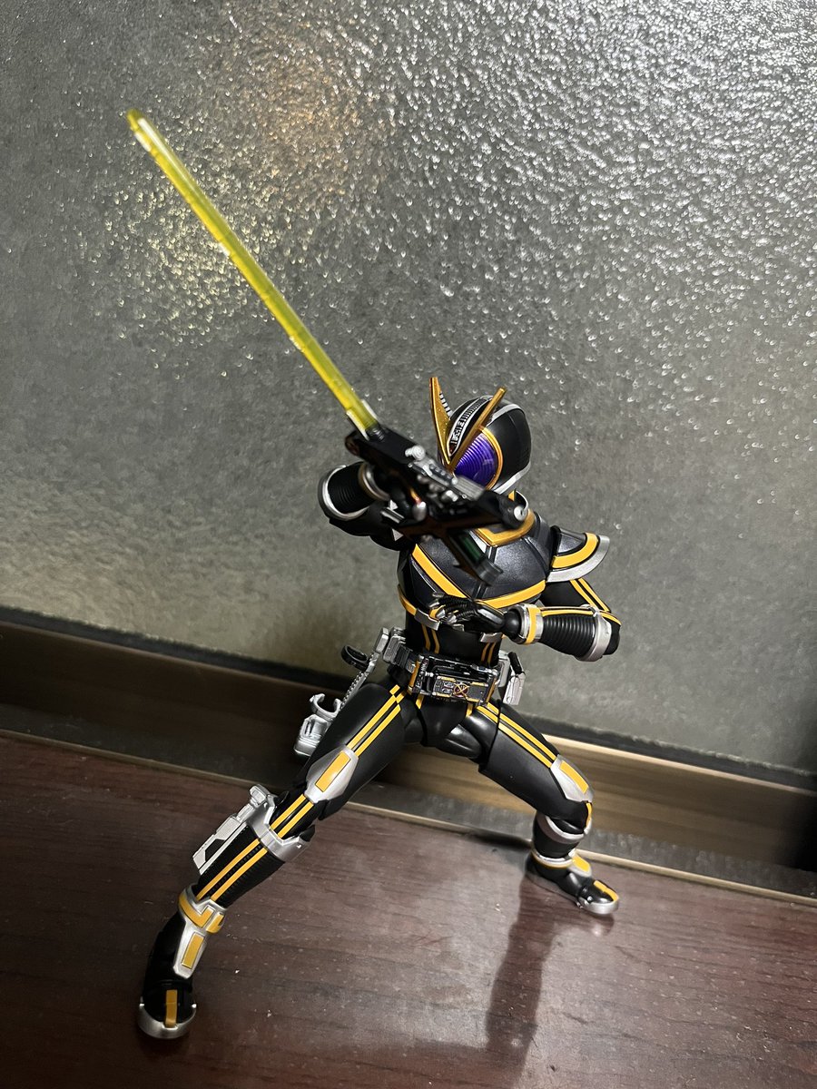 tiga0930's tweet photo. カイザスラッシュのキメ、どっちが好み？ https://t.co/ceIZ2PvcpZ