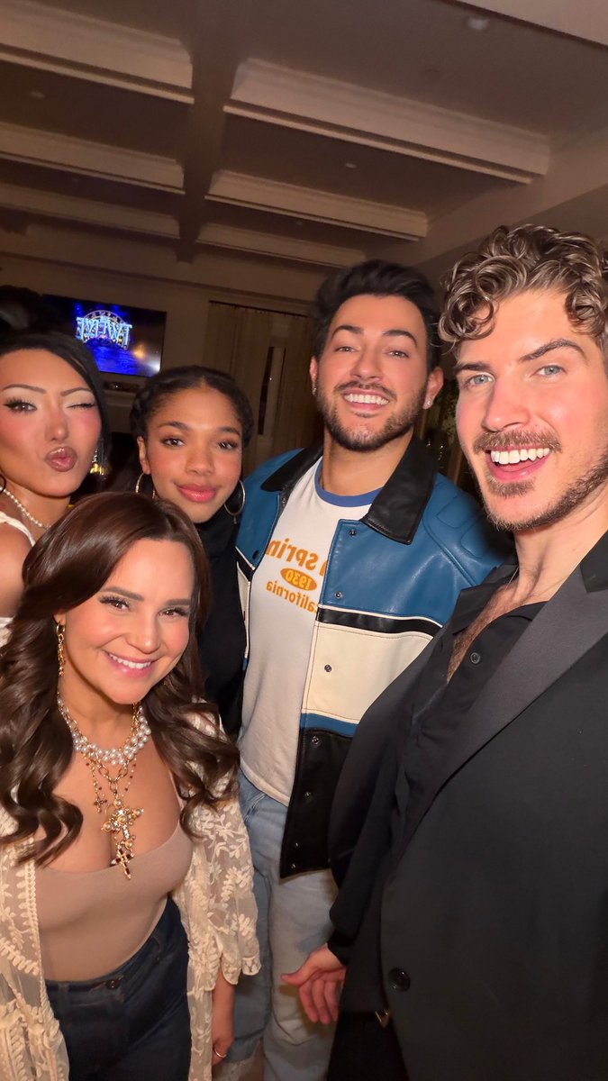 Escape the Night tweet media