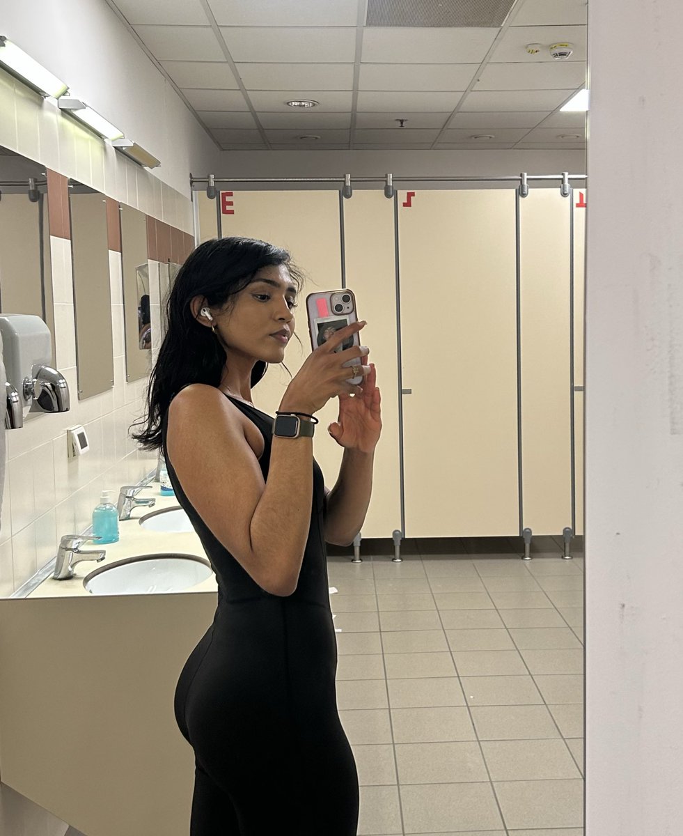 laurendforeign's tweet photo. Muscle mami loading 🔄 https://t.co/XU7adOfOW1