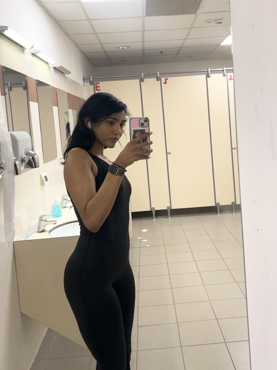 laurendforeign's tweet photo. Muscle mami loading 🔄 https://t.co/XU7adOfOW1