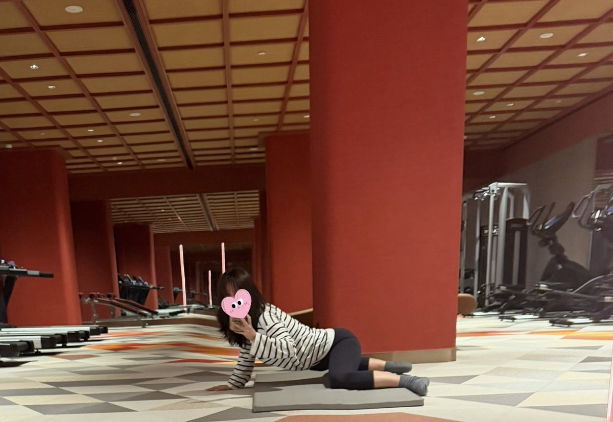 KK_Flyout's tweet photo. 开始解锁横叉，有没有什么高效的方法呢？
钢筋混凝土，痛痛痛，任重而道远…
#软开 #被动 #Spanking #训练 #Flexible https://t.co/VigPiCYk1Q