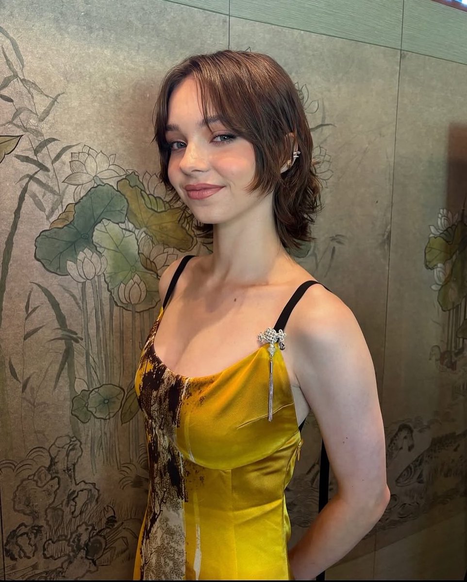 emmawolfzz's tweet photo. Definition of beauty! The most beautiful woman I've ever seen! ✨💛☺️ https://t.co/0o2XiOZL3U