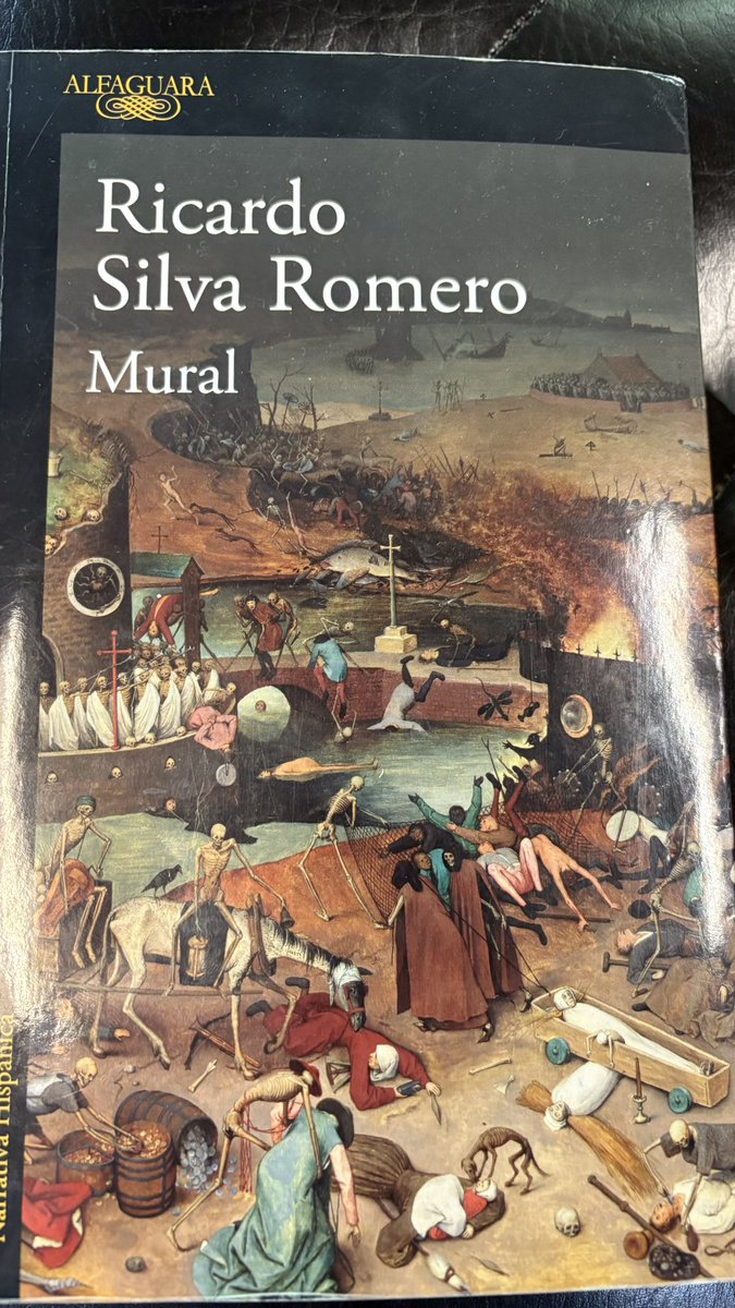 celyrueda's tweet photo. Fin de lectura…un “mural” es la metáfora que usa el autor para narrar, novelada y muy pormenorizadamente, la toma (por parte de l a guerrilla del M-19) y retoma (por parte de ejército y policía) del palacio de justicia el 6 de noviembre de 1985. https://t.co/hAbsroY0QK
