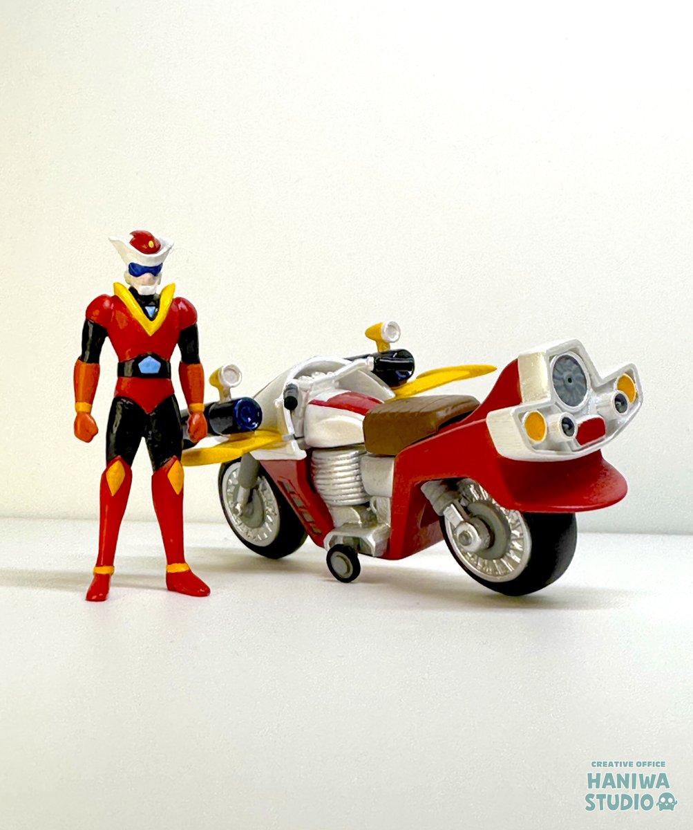 ジェットバイ完成！！ 剣鉄也のフィギュアも一緒に並べてみると、良い