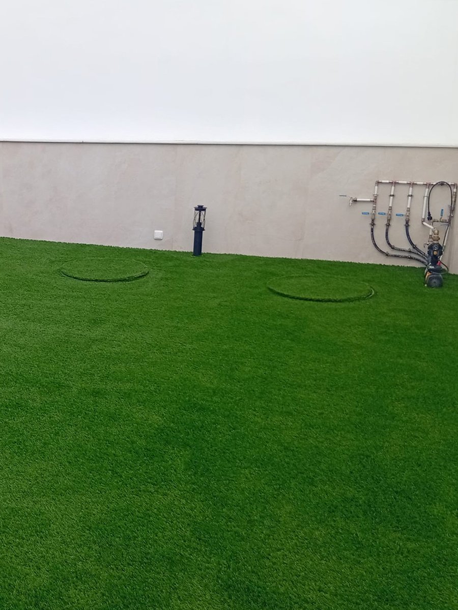 🖐️ Versatilidad Decorativa  🌷

 🌱 Desde balcones hasta áreas comerciales, colegios y jardines, el césped artificial se adapta a distintos entornos con resultados perfectos.  👍.  

 #eurocesped #cespedartificial