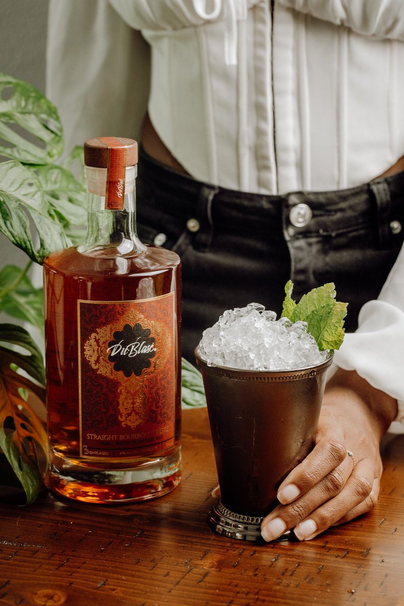Fresh notes. Refined character.

DuBlasé’s smooth finish meets vibrant ingredients to create cocktails that are both bold and balanced.

A sophisticated pour for celebrating the spirit of St. Patrick’s Day.

Enjoy responsibly. 21+