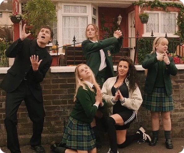 05_tired's tweet photo. What if the Derry Girls were at the ashford tourney? https://t.co/ObMScFnnBp