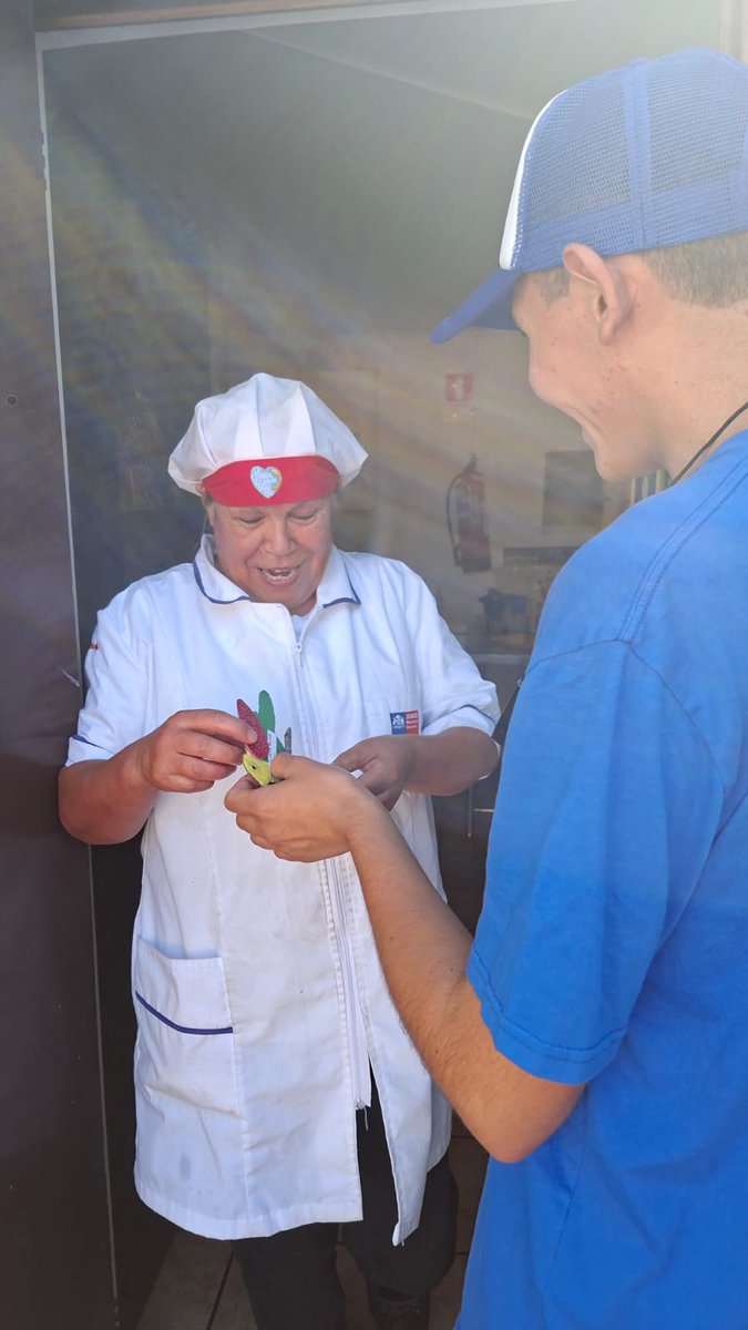 CoanilLS's tweet photo. Durante marzo conmemoramos a las mujeres y en nuestro Centro Laboral de #LaSerena destacamos y valoramos a todas las mujeres de nuestra comunidad con un pequeño gesto en terreno. Estamos felices del cariño y recepción de nuestro mensaje ♀️

🚺 #díainternacionaldelamujer https://t.co/f6Q1es6rZP