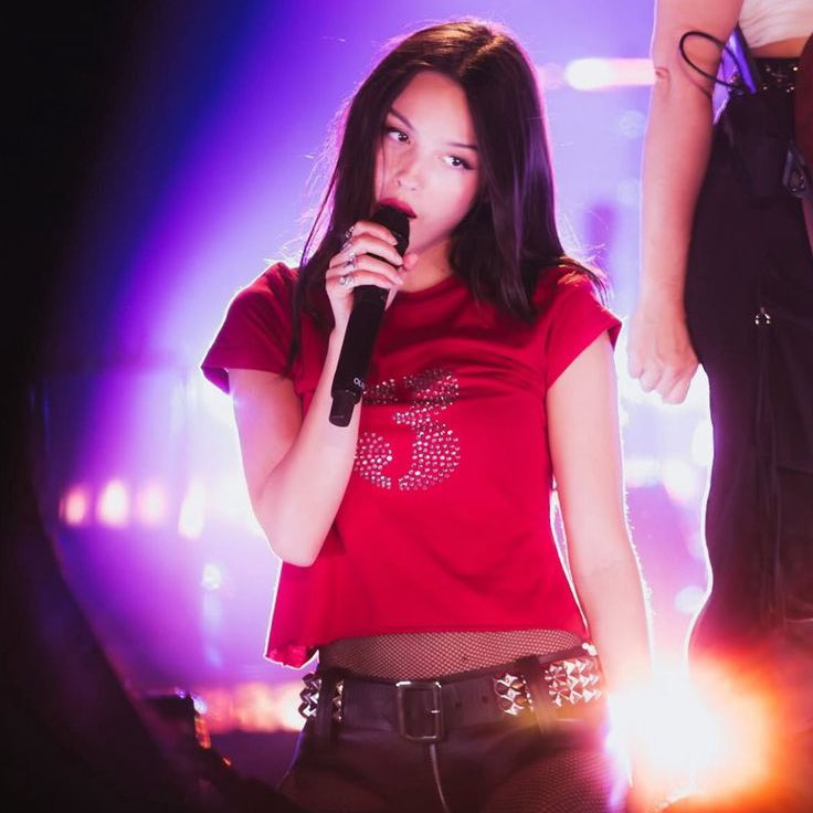 JENNIE and Olivia Rodrigo are the only female asian soloists to headline Lollapalooza Chicago.