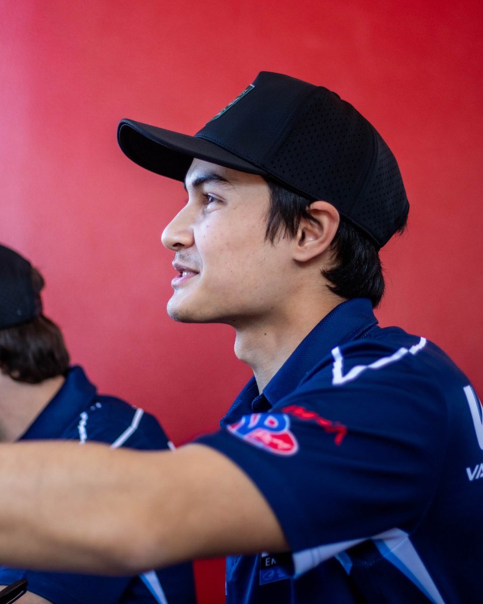 Carl Bennett tweet media