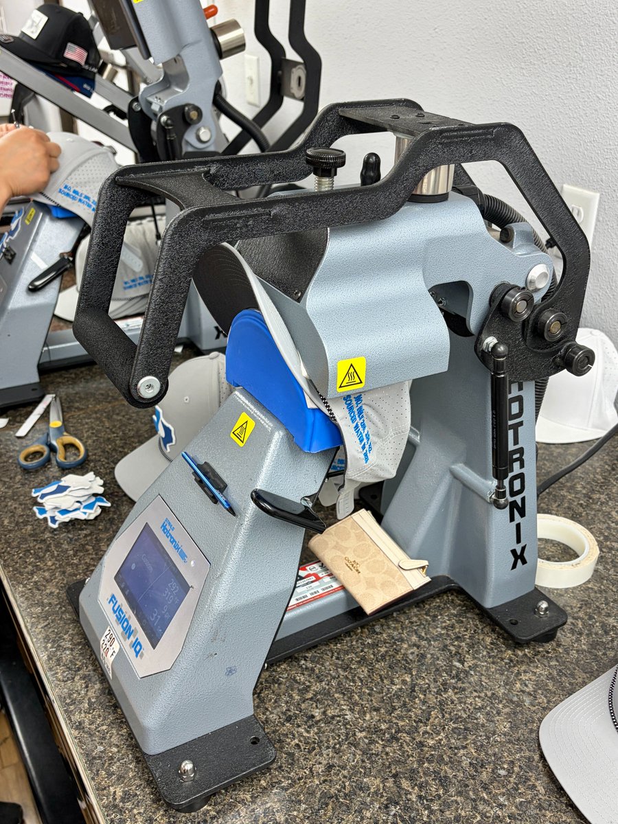 CenturyGS's tweet image. Silicone patches are a great way to get your logo to pop. We loved how these turned out!

#siliconepatch #heatpressmachine #madebycenturygs