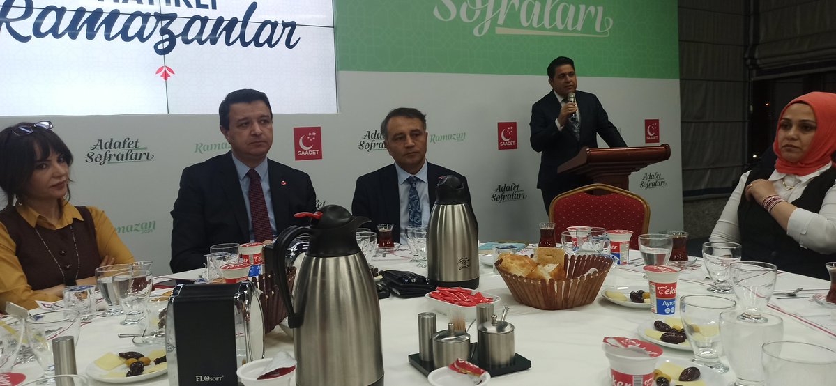 Geleneksel hale gelen <a href="/SaadetPartisi/">Saadet Partisi</a> adalet iftarındayız.  Nazik ev sahipliğinden ve KHK adaletsizliği konusundaki hassasiyetlerinden dolayı Genel Başkan sayın <a href="/mahmutarikansp/">Mahmut Arıkan</a> beye teşekkür ediyoruz. 

<a href="/mahmutarikansp/">Mahmut Arıkan</a>; "Bizlerle paylaştığınız her dert bizim de derdimizdir.