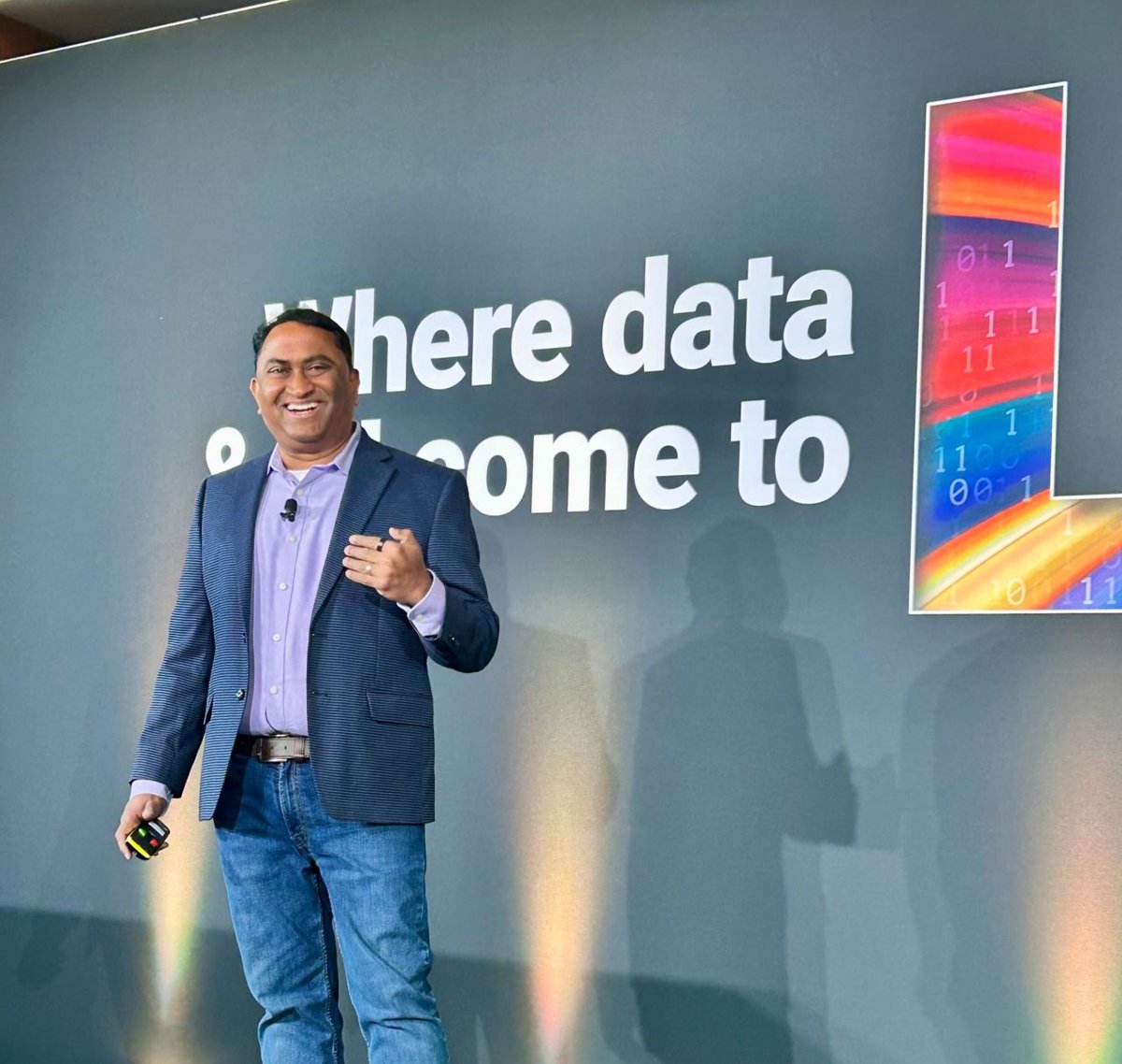 Informatica tweet media